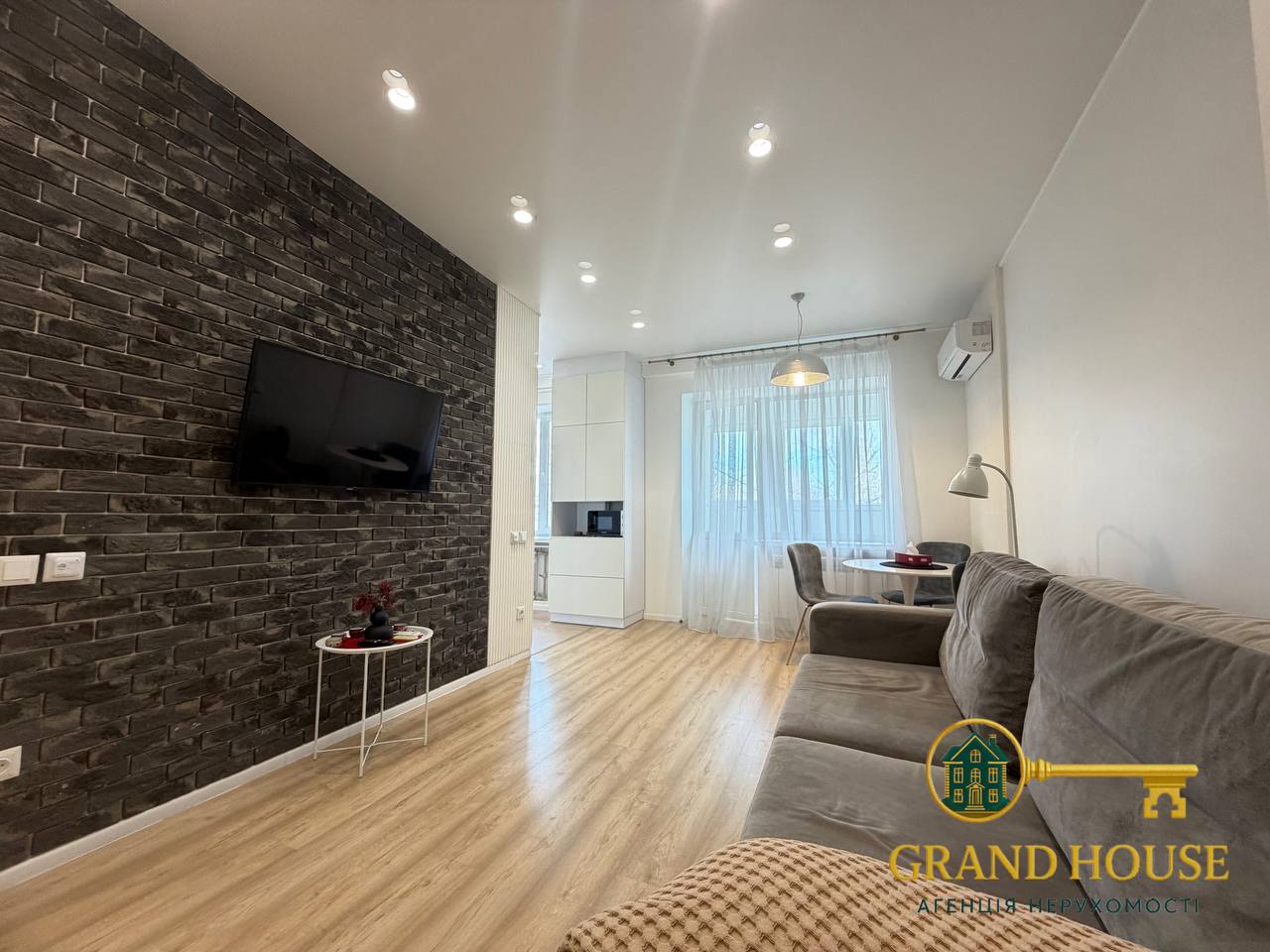 Оренда розкішної квартири в скандинавському стилі на 95 кварталі