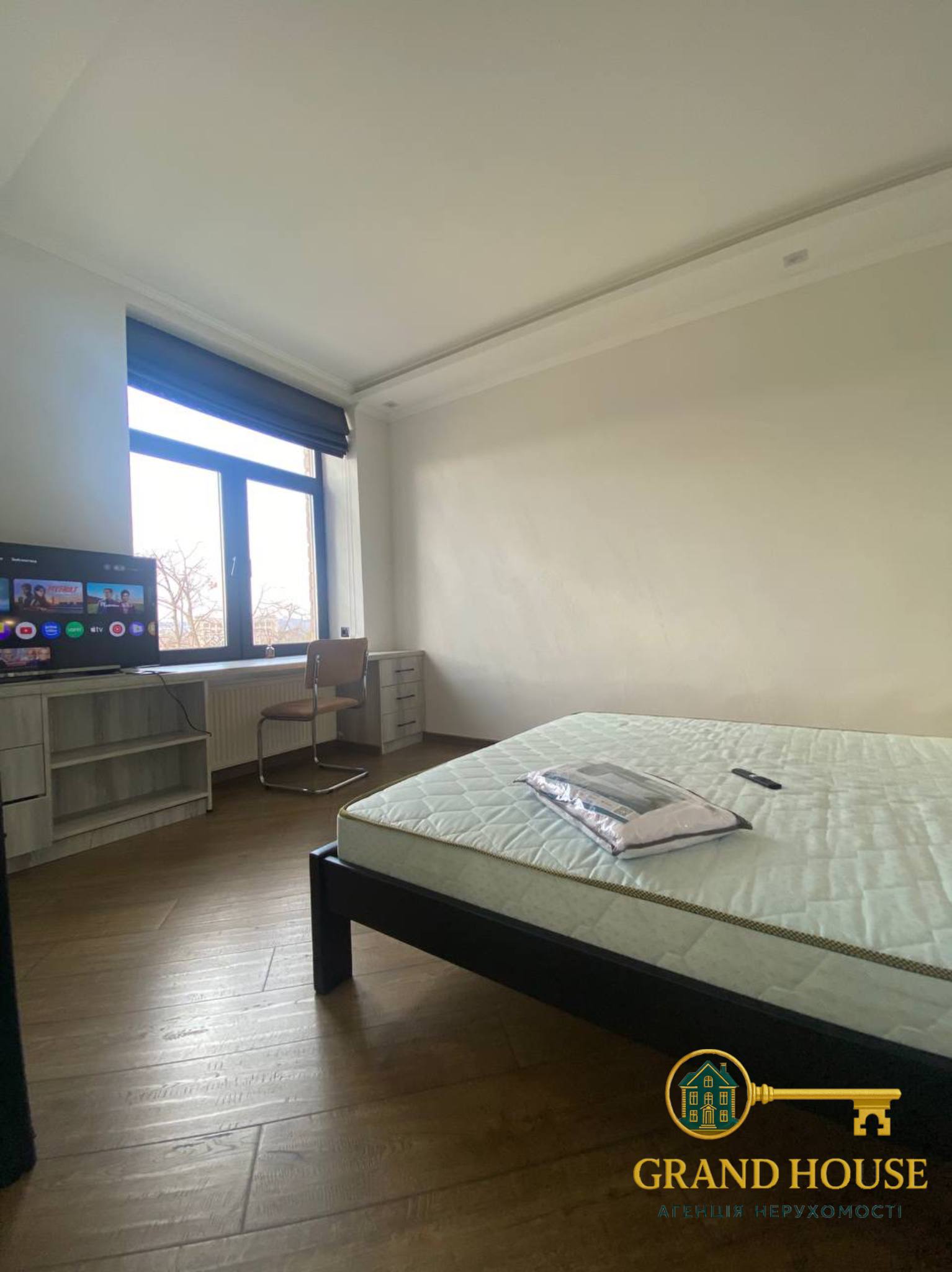 Оренда розкішної квартири на Поштовому Проспекті на кільці площі Визволення в Кривому Розі