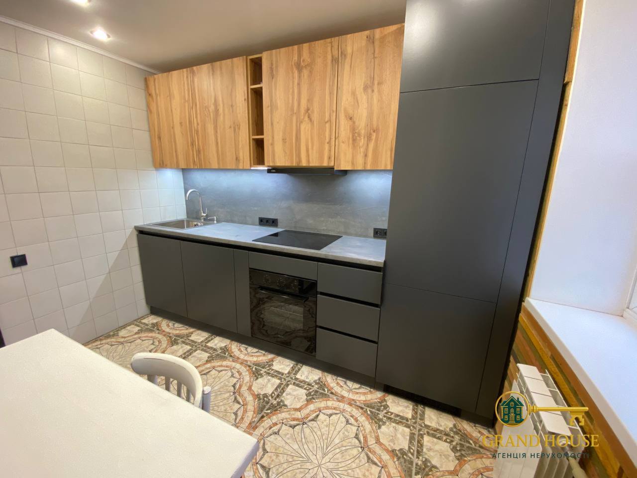 Агенція Нерухомості GrandHouse пропонує: Продаж 2-кімнатної квартири в Кривому Розі на вулиці Віталія Матусевича (Муравейник)