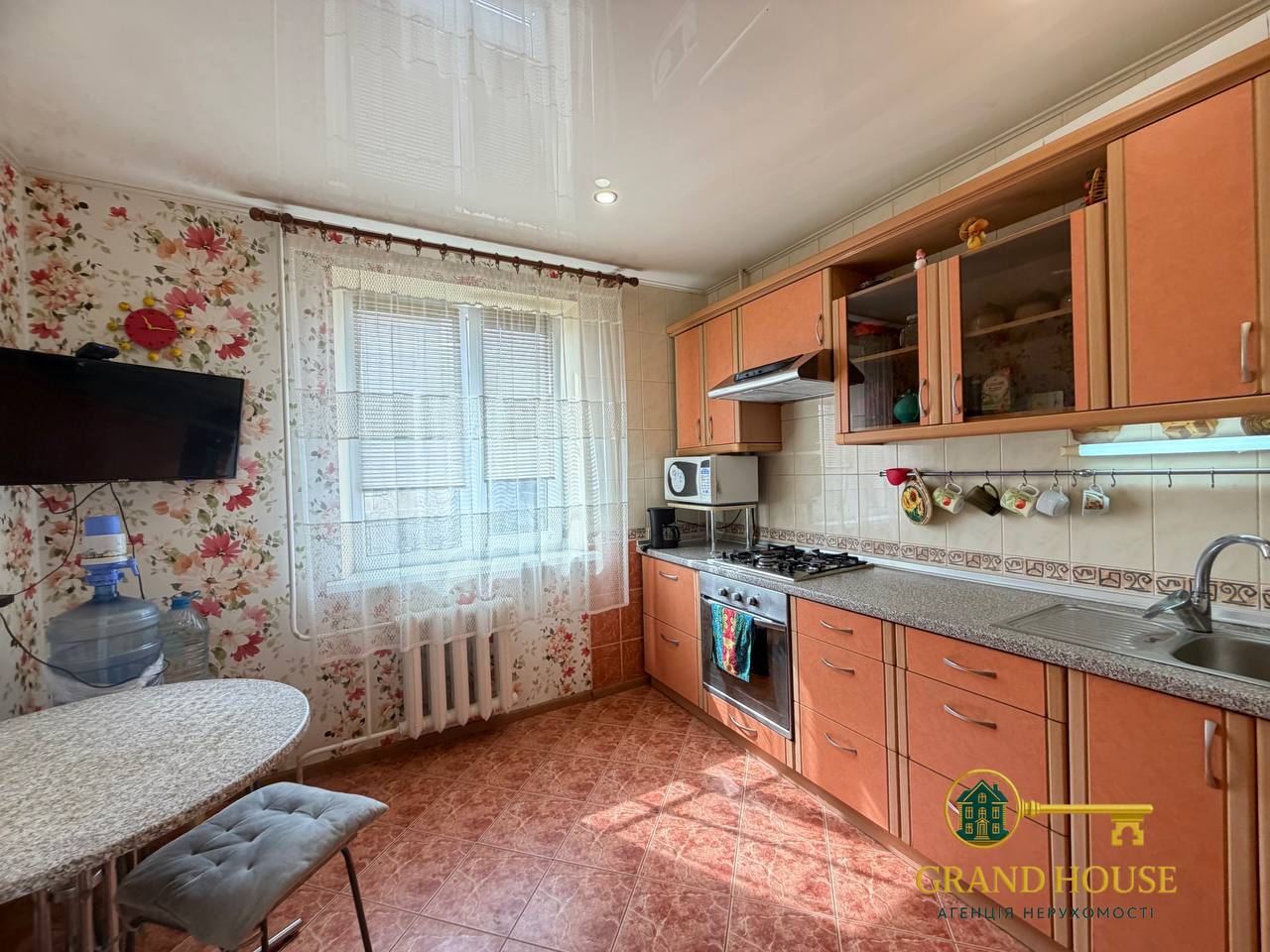 Оренда великої 2-кімнатної квартири на бульварі Вечірньому