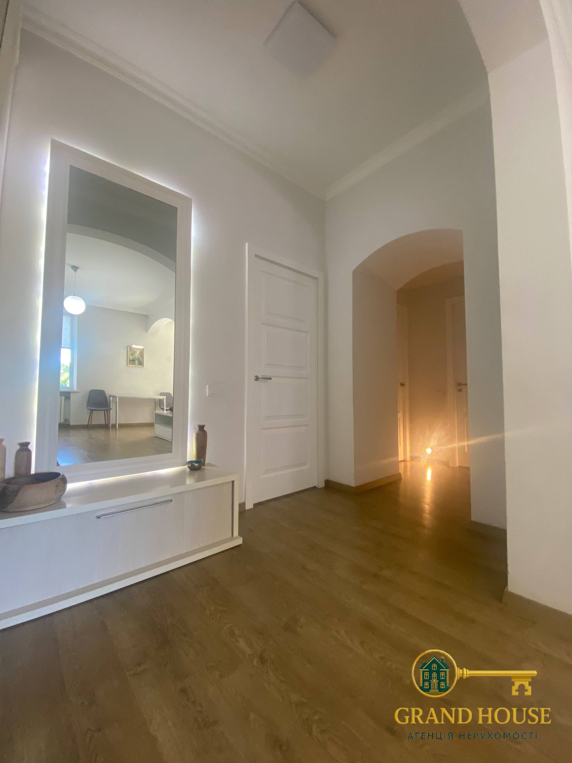 Агенція Нерухомості «Grand House» пропонує 3-кімнатну квартиру в центрі Кривого Рогу