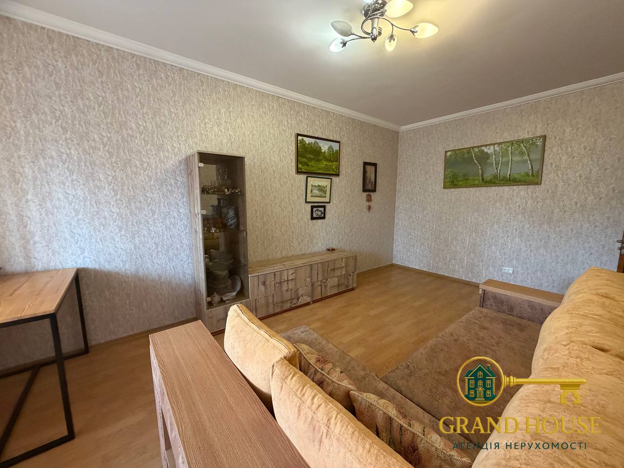 Оренда великої 2-кімнатної квартири на бульварі Вечірньому