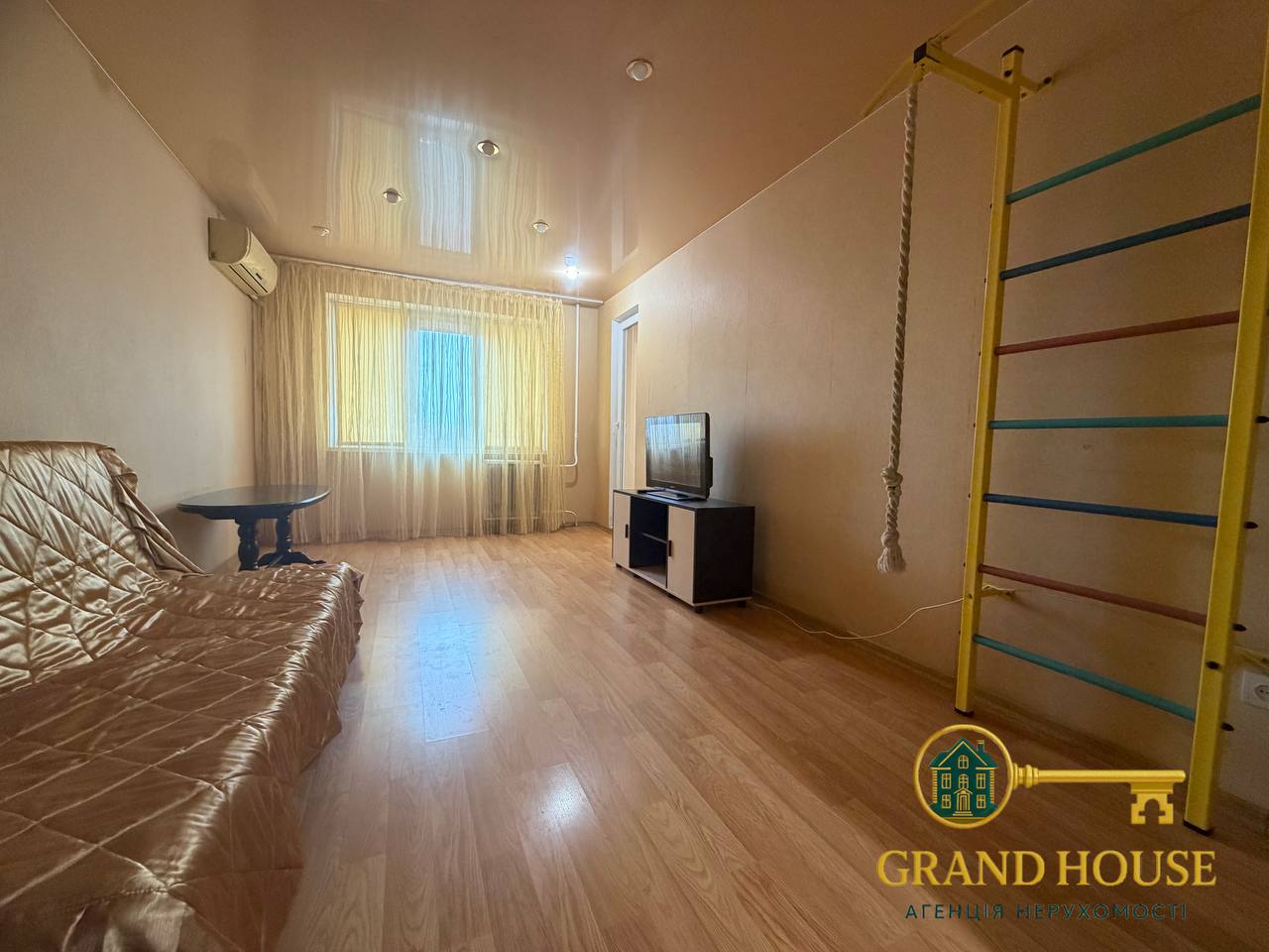 Оренда 3-кімнатної квартири на Карачунах