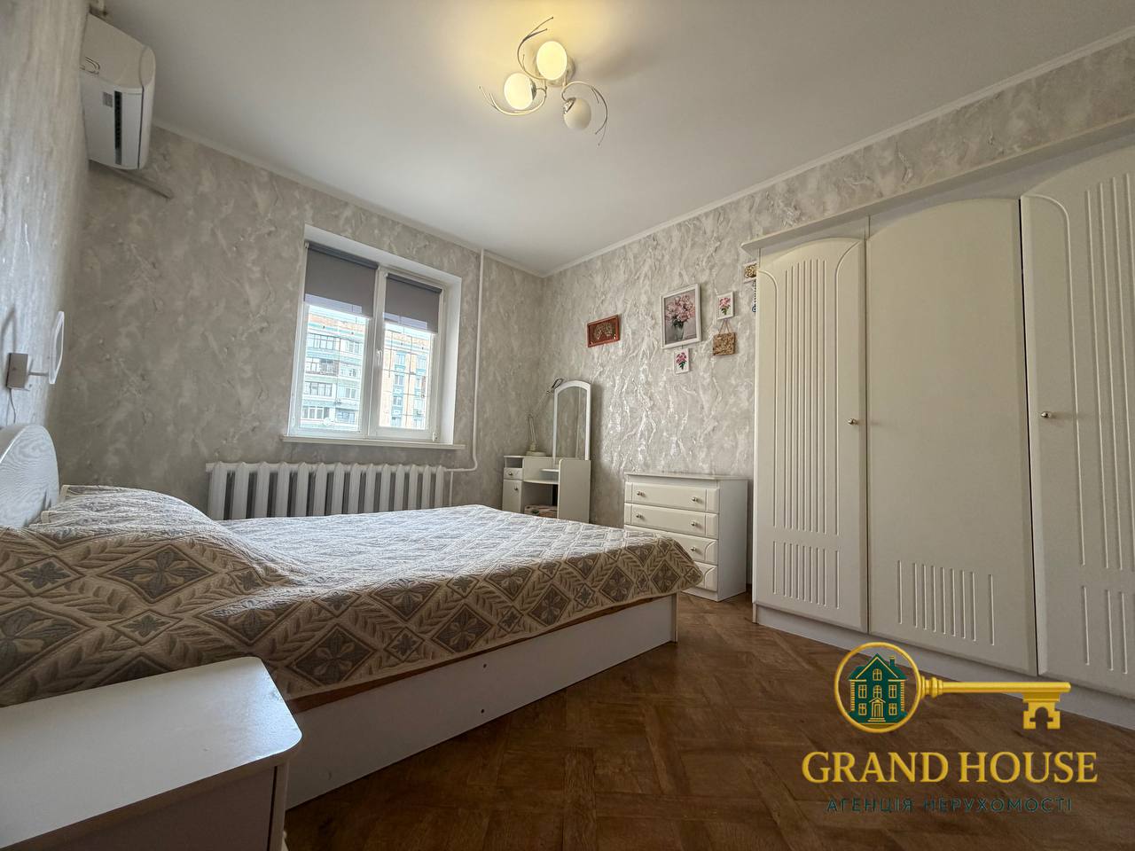 Оренда великої 2-кімнатної квартири на бульварі Вечірньому