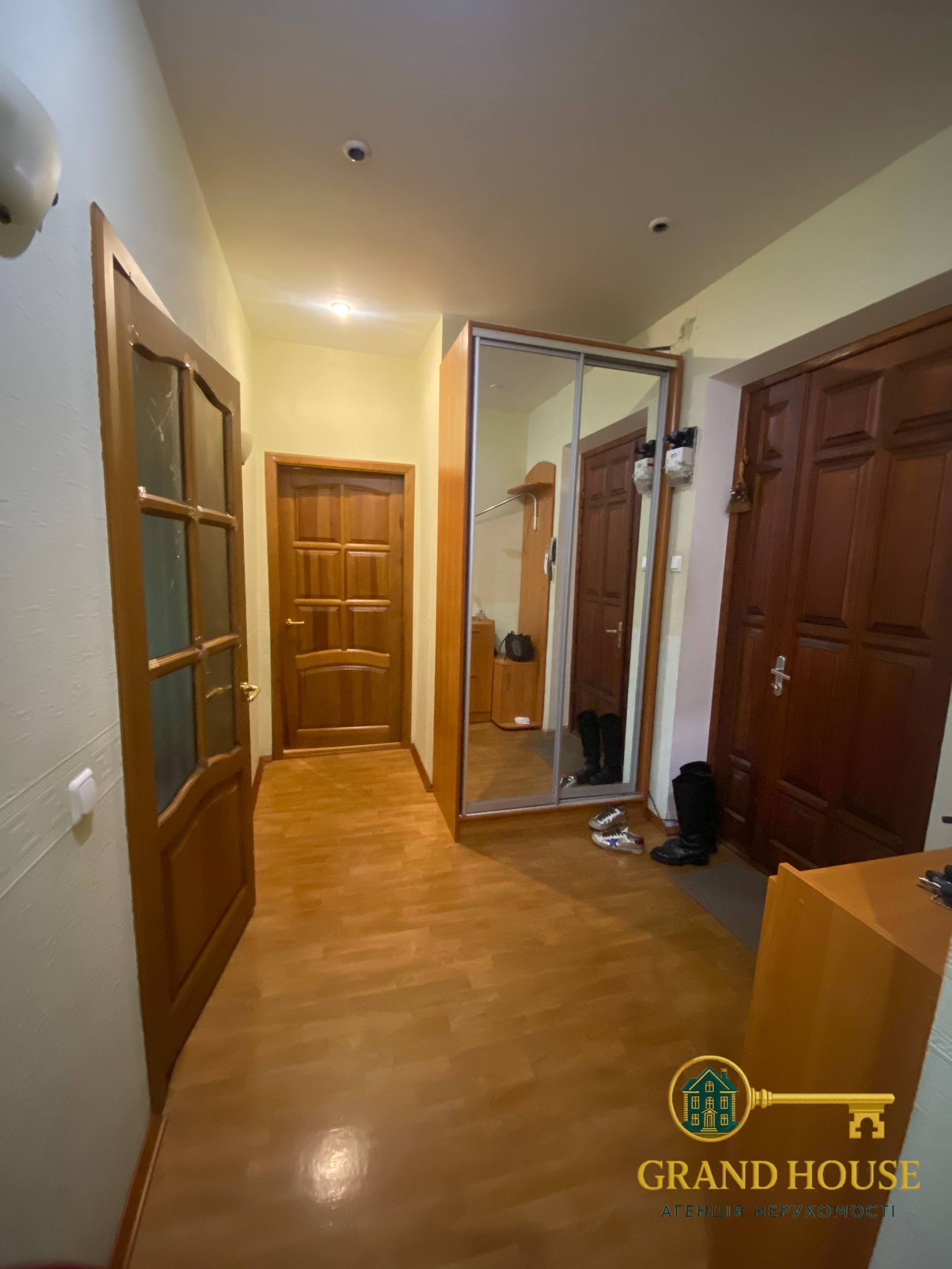 Оренда 2-кімнатної квартири на Соцмісті