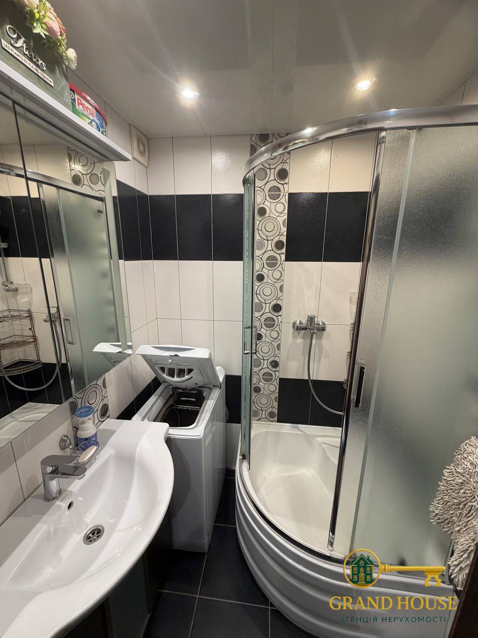 Оренда 3-кімнатної квартири на Свято-Миколаївській ПЕРШЕ ЗАСЕЛЕННЯ