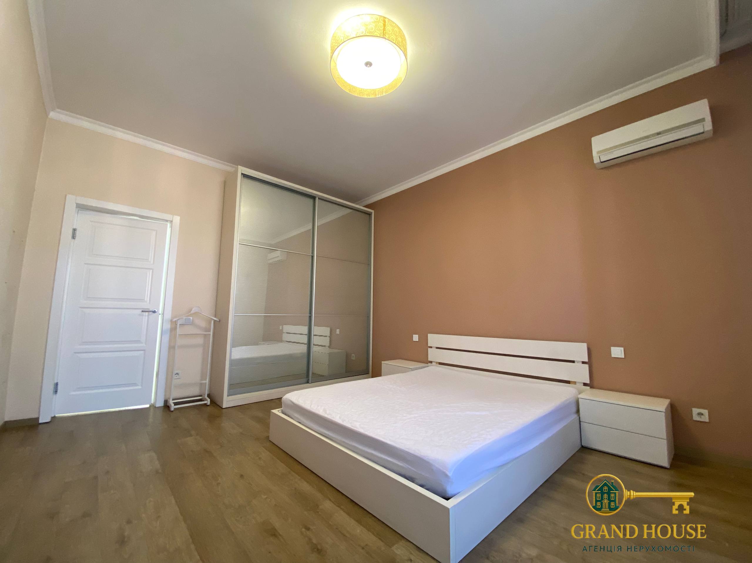 Агенція Нерухомості «Grand House» пропонує 3-кімнатну квартиру в центрі Кривого Рогу