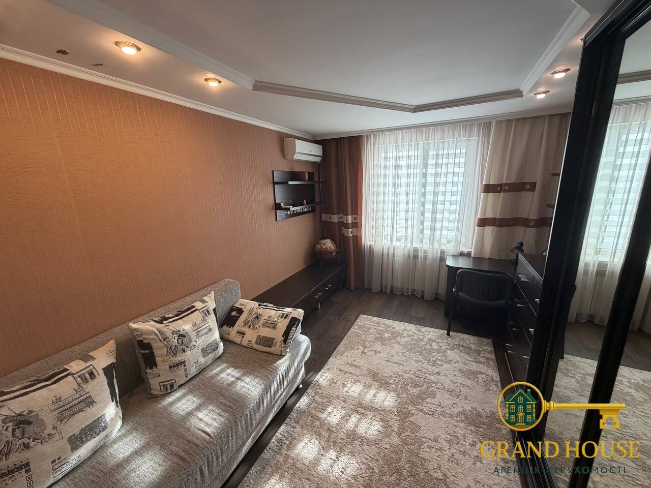 Оренда 3-кімнатної квартири на Свято-Миколаївській ПЕРШЕ ЗАСЕЛЕННЯ