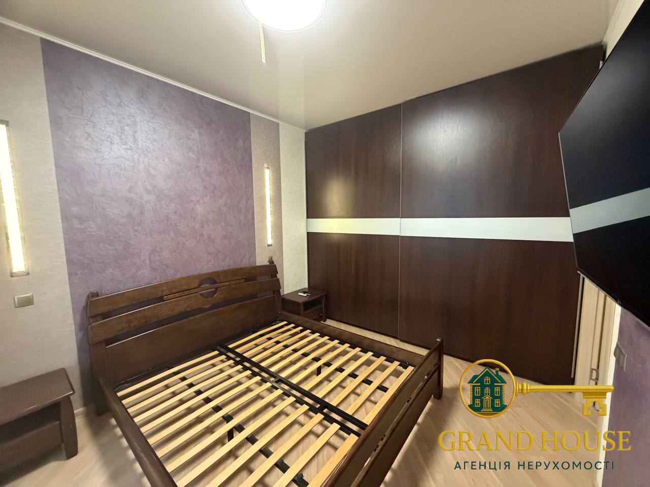 Оренда 3-кімнатної квартири на Площі Визволення