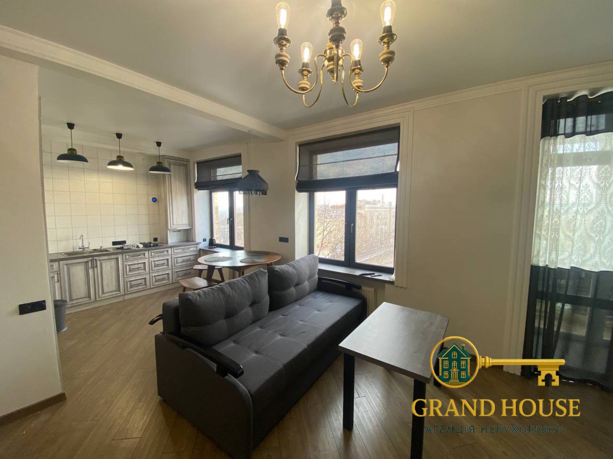 Оренда розкішної квартири на Поштовому Проспекті на кільці площі Визволення в Кривому Розі