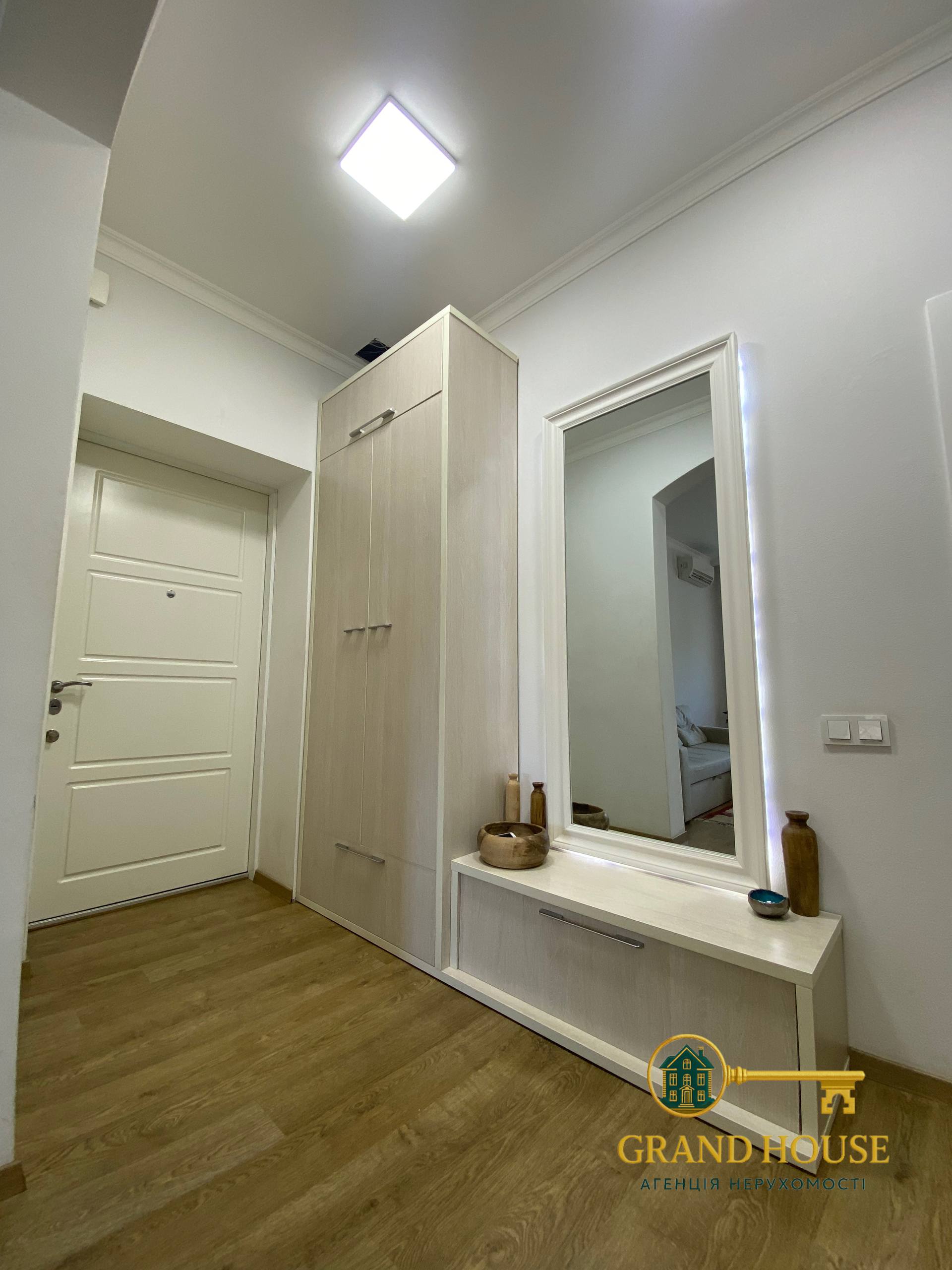 Агенція Нерухомості «Grand House» пропонує 3-кімнатну квартиру в центрі Кривого Рогу