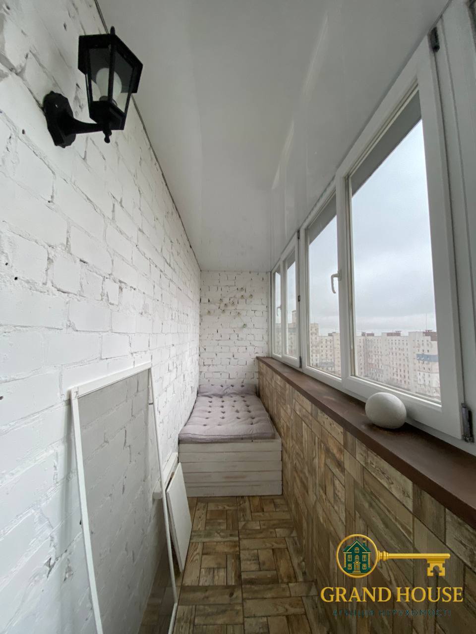 Агенція Нерухомості GrandHouse пропонує: Продаж 2-кімнатної квартири в Кривому Розі на вулиці Віталія Матусевича (Муравейник)