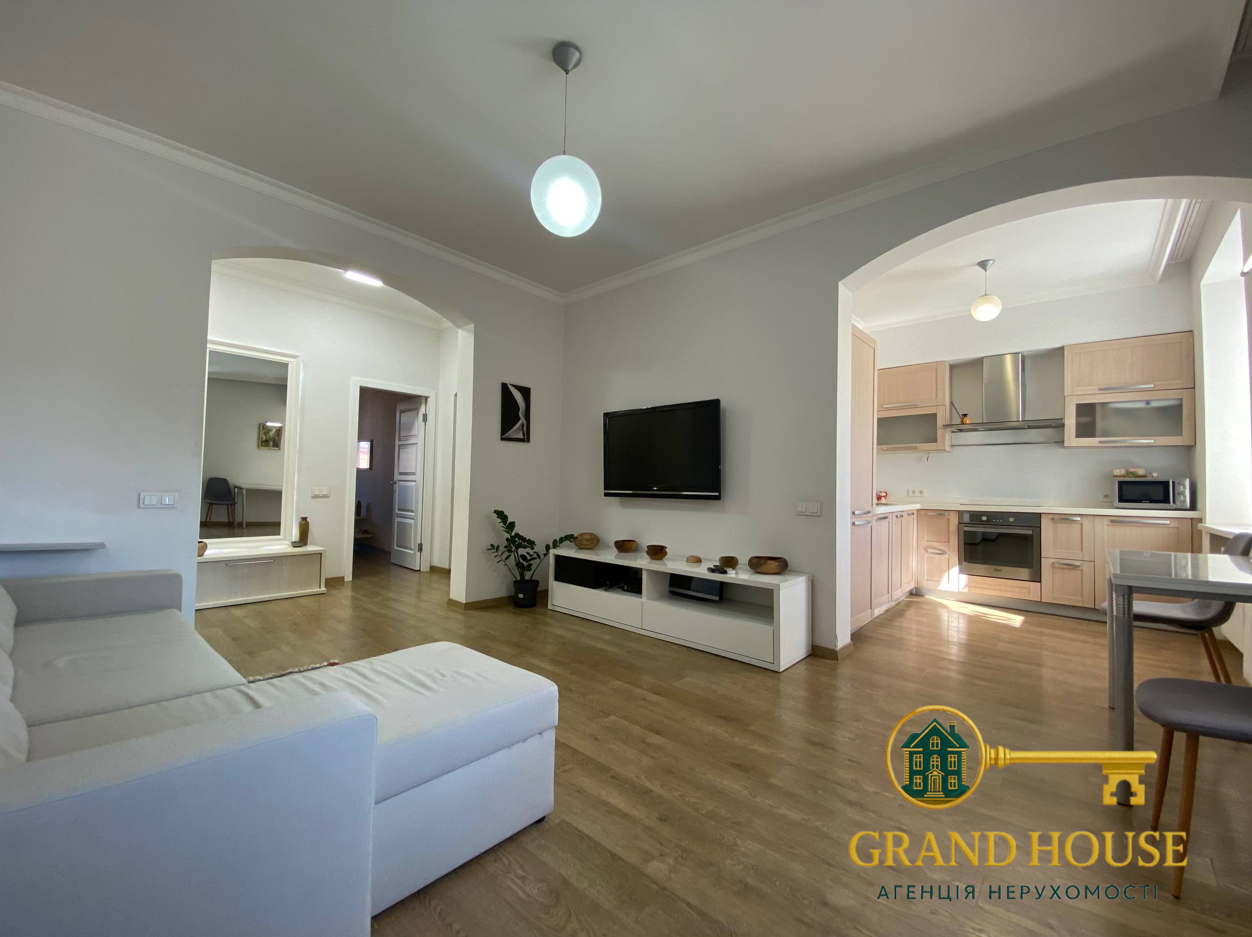 Агенція Нерухомості «Grand House» пропонує 3-кімнатну квартиру в центрі Кривого Рогу