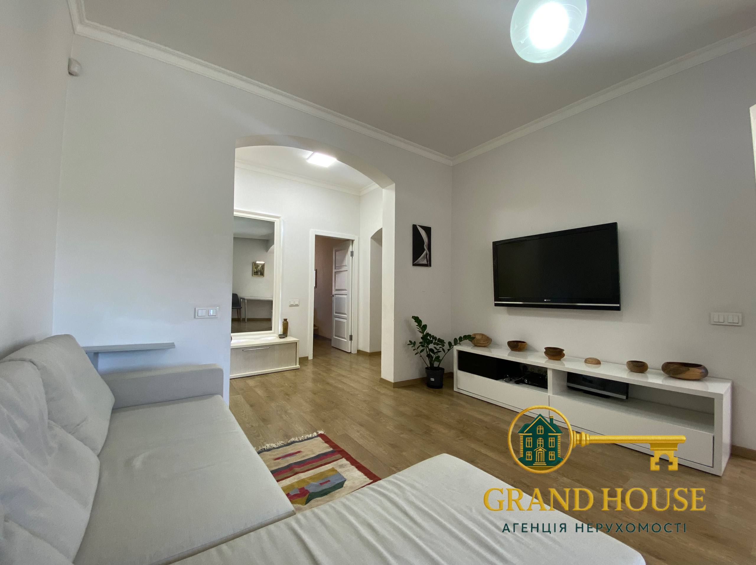 Агенція Нерухомості «Grand House» пропонує 3-кімнатну квартиру в центрі Кривого Рогу