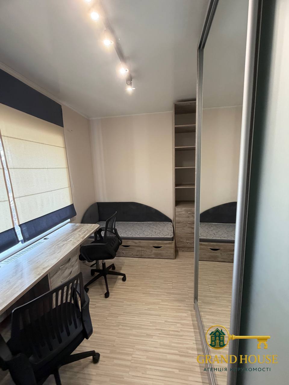 Оренда 3-кімнатної квартири на Площі Визволення