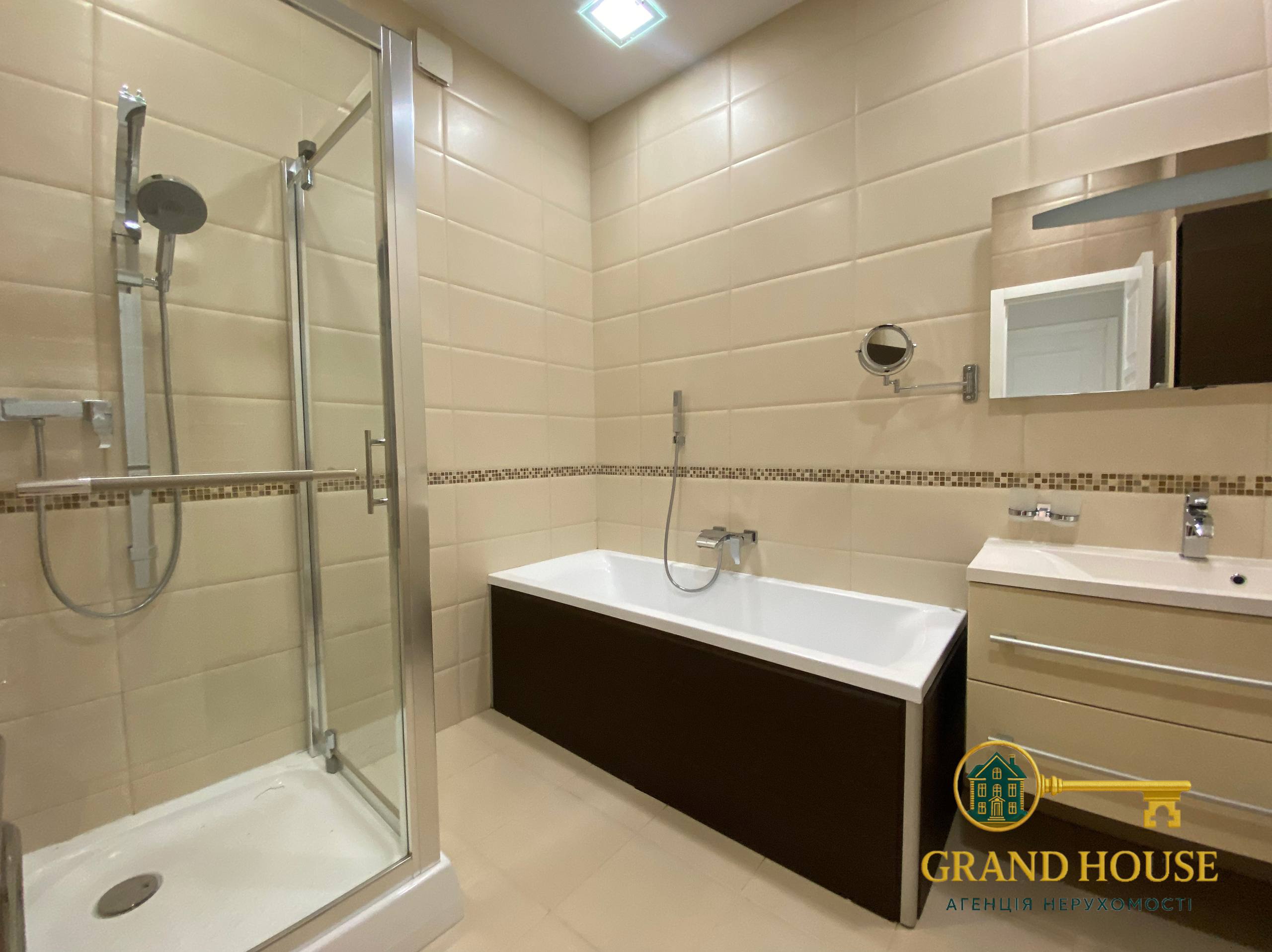 Агенція Нерухомості «Grand House» пропонує 3-кімнатну квартиру в центрі Кривого Рогу