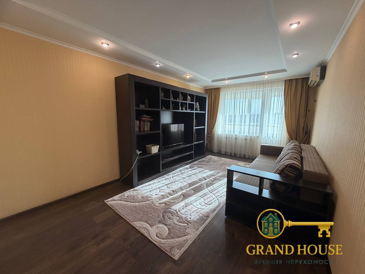 Оренда 3-кімнатної квартири на Свято-Миколаївській ПЕРШЕ ЗАСЕЛЕННЯ